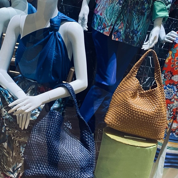 Navy intrecciato woven vegan hobo bag - Picture 3 of 5